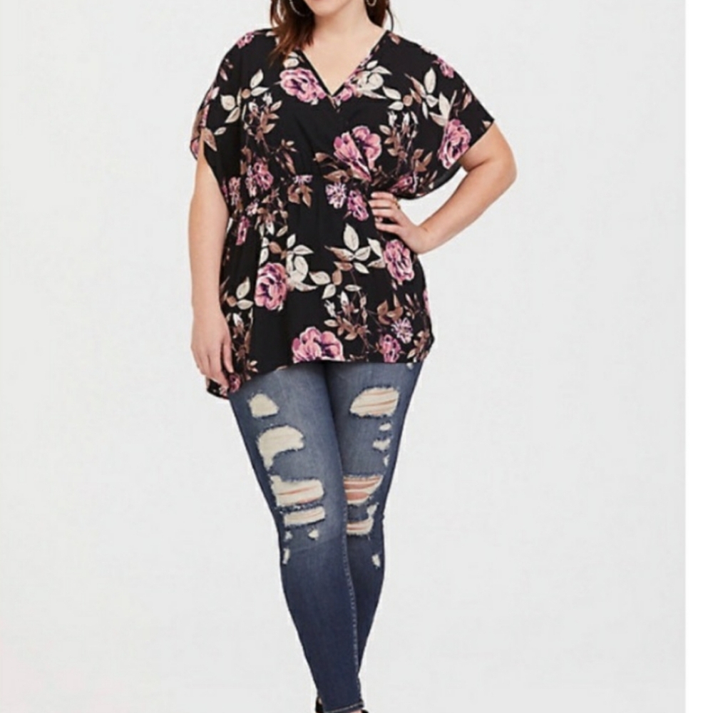 Torrid Size 0 Black Floral Top EUC